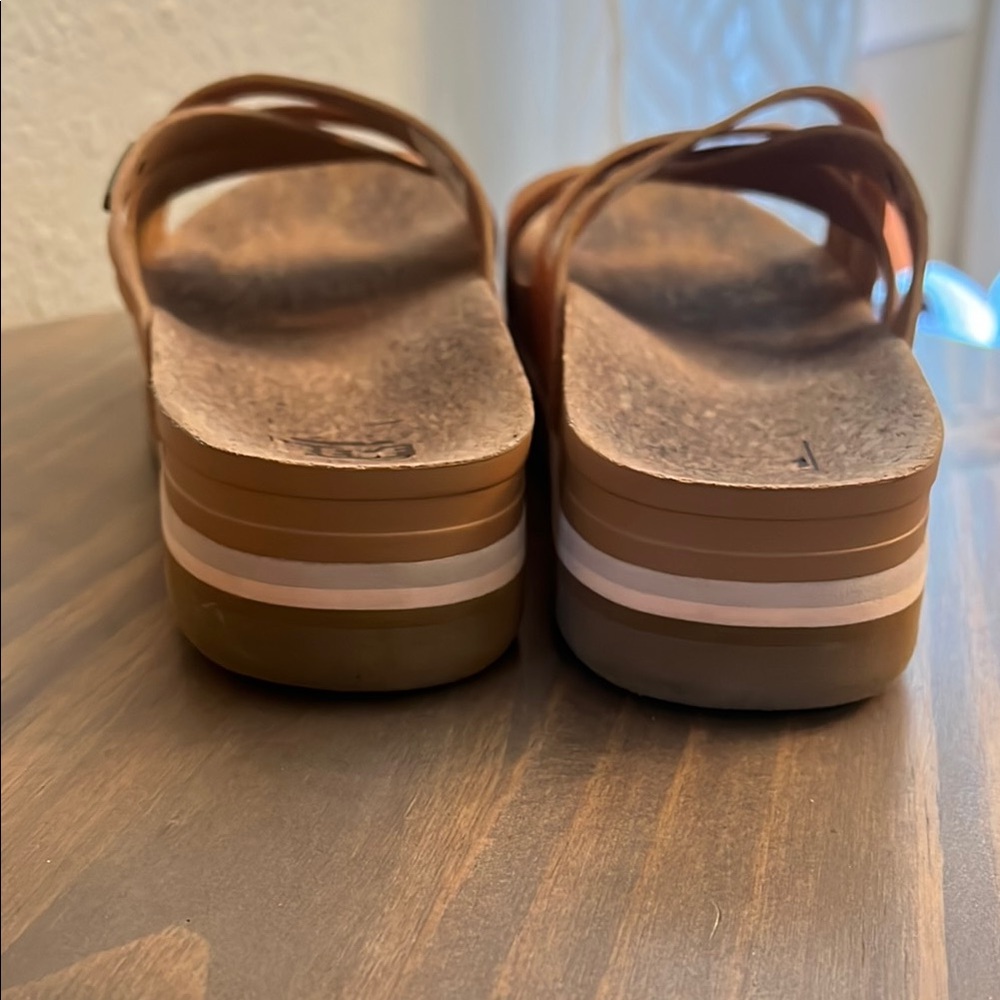 Reef Tan Sandals Criss-Cross Comfort - Picture 5 of 6